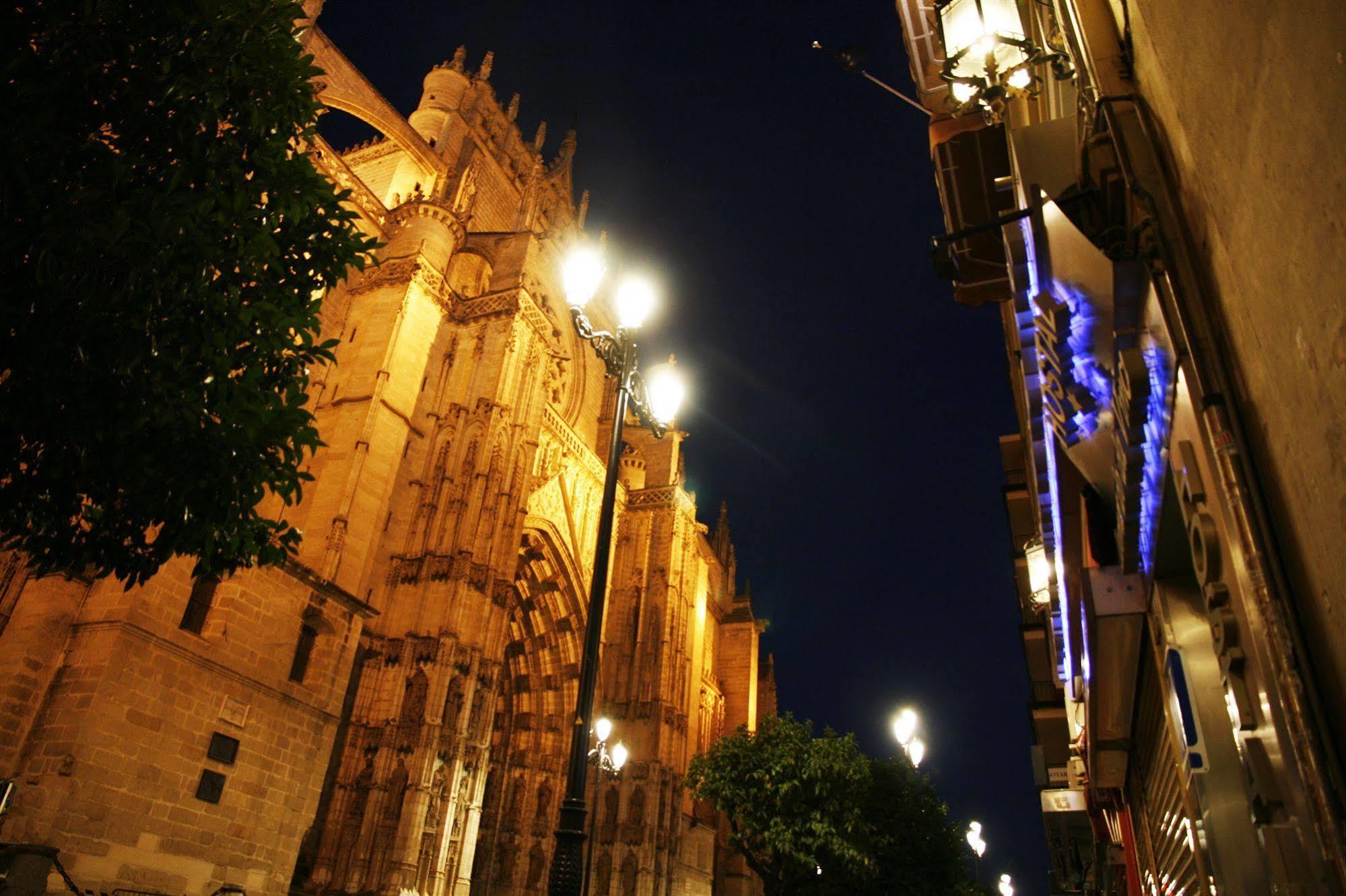 Catedral Boutique Hotel Seville Exterior photo